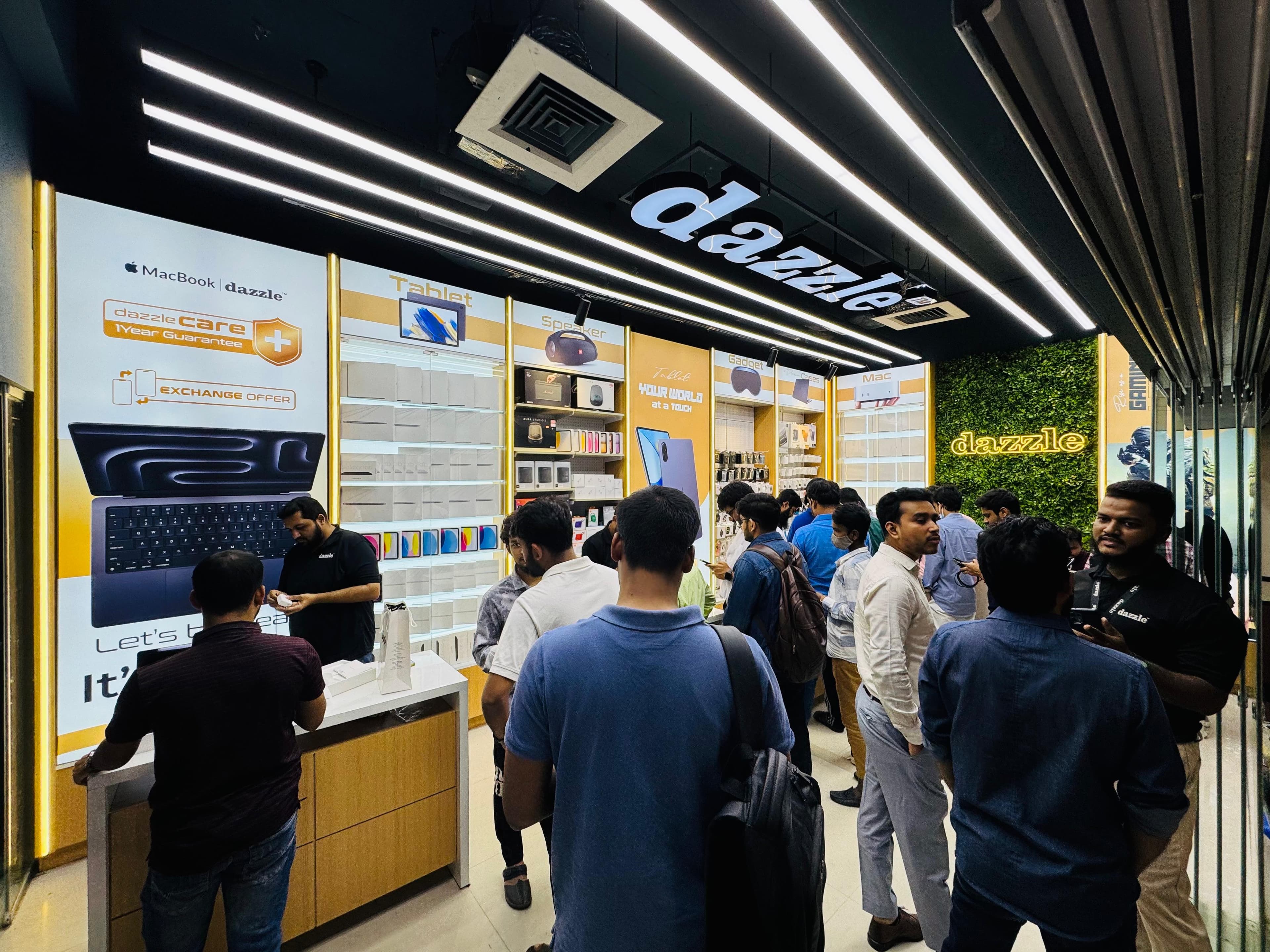 Bashundhara City Branch (Macbook, Laptop & Gadgets) bashundhara-shopping-mall-only-laptop-tablet-gadget